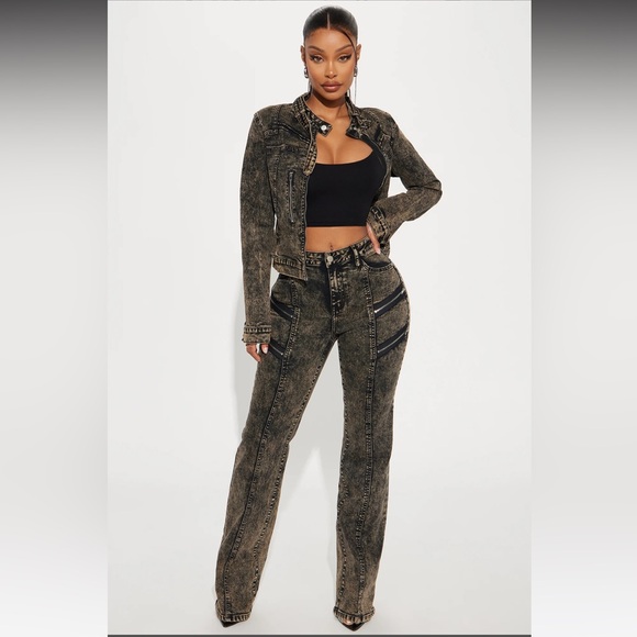 NWT Black acid wash flare jeans (stretchy) size 7 - Picture 1 of 4